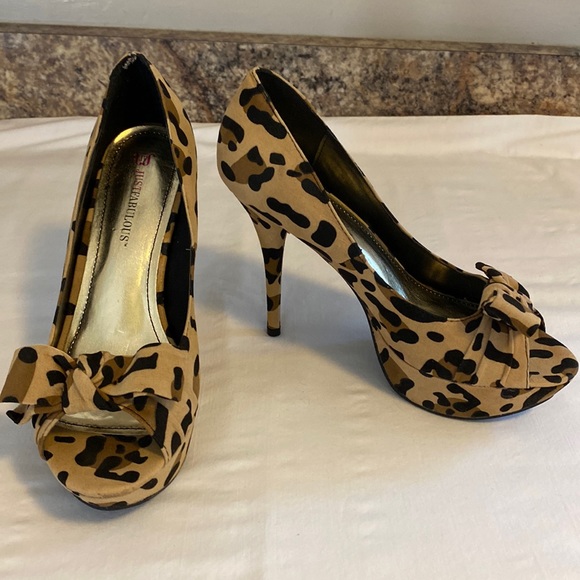 JustFab Shoes - 🎀 5/$20 🎀 NIB JustFab Tapanga animal print heels size 8.5